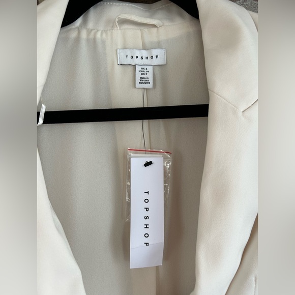 Topshop cream blazer. - Picture 3 of 9
